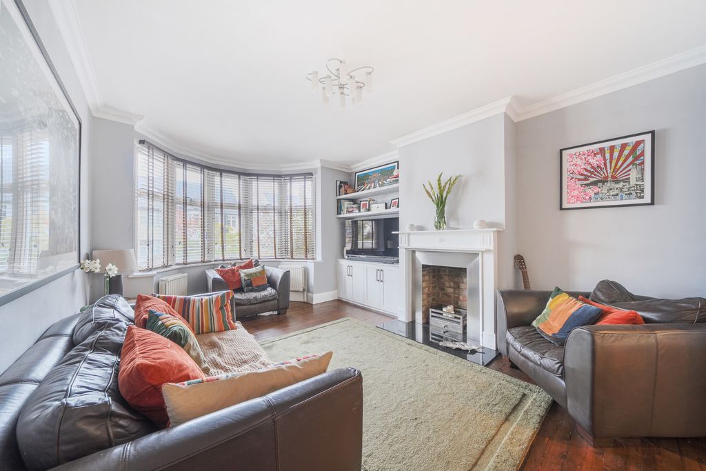 Property photo 2 of 37 1537961-19-6Adb7d...