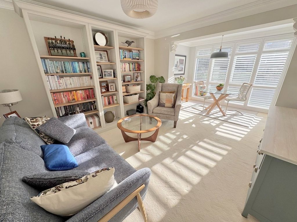 Property photo 2 of 25