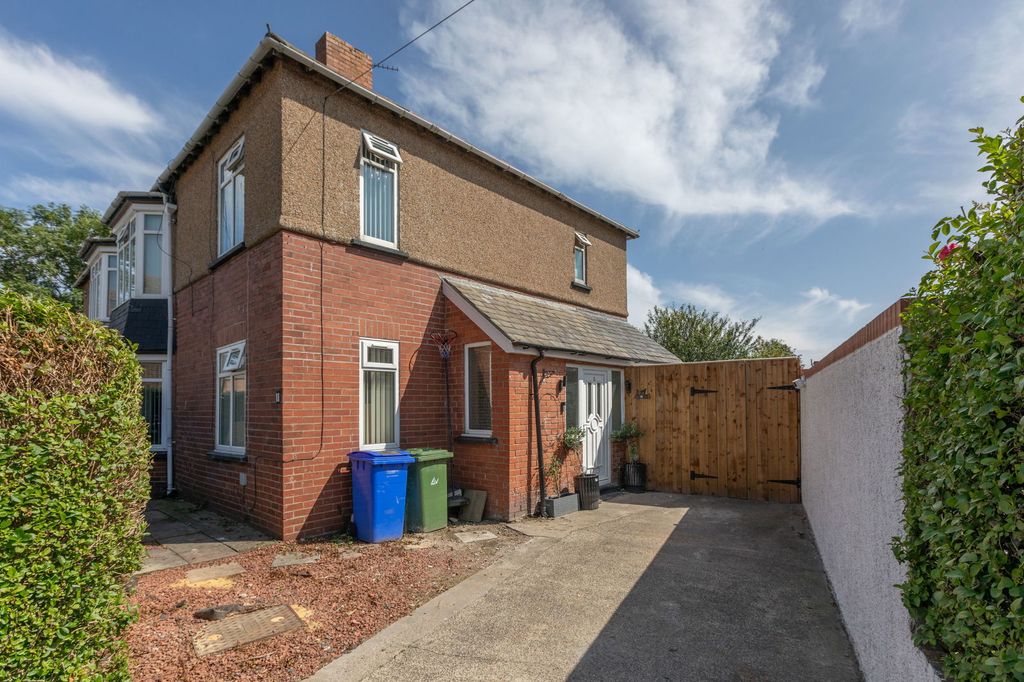 Property photo 1 of 21