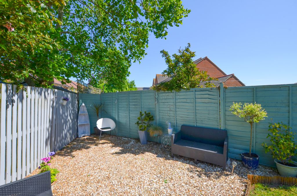 Property photo 2 of 27