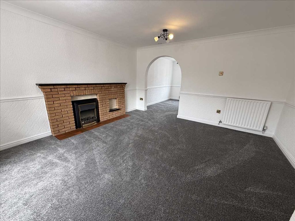 Property photo 2 of 27