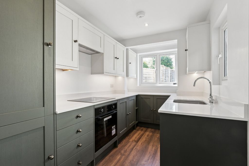 Property photo 2 of 20 5223683