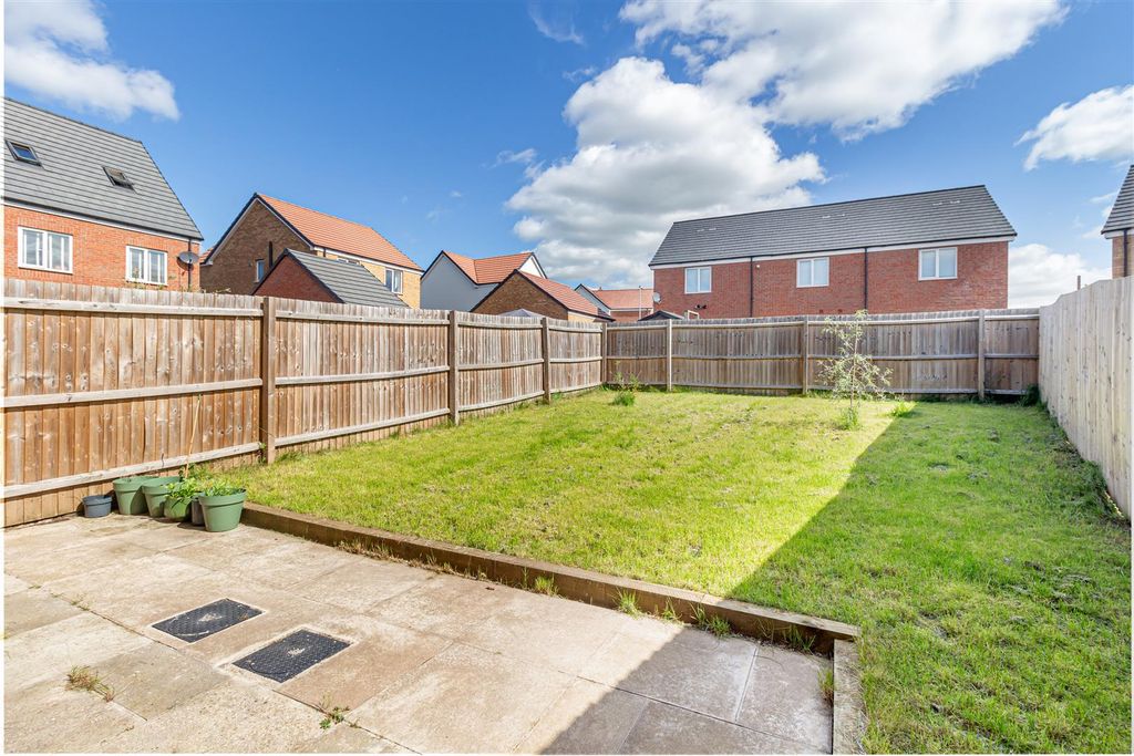 Property photo 3 of 16 Garden-1.Jpg