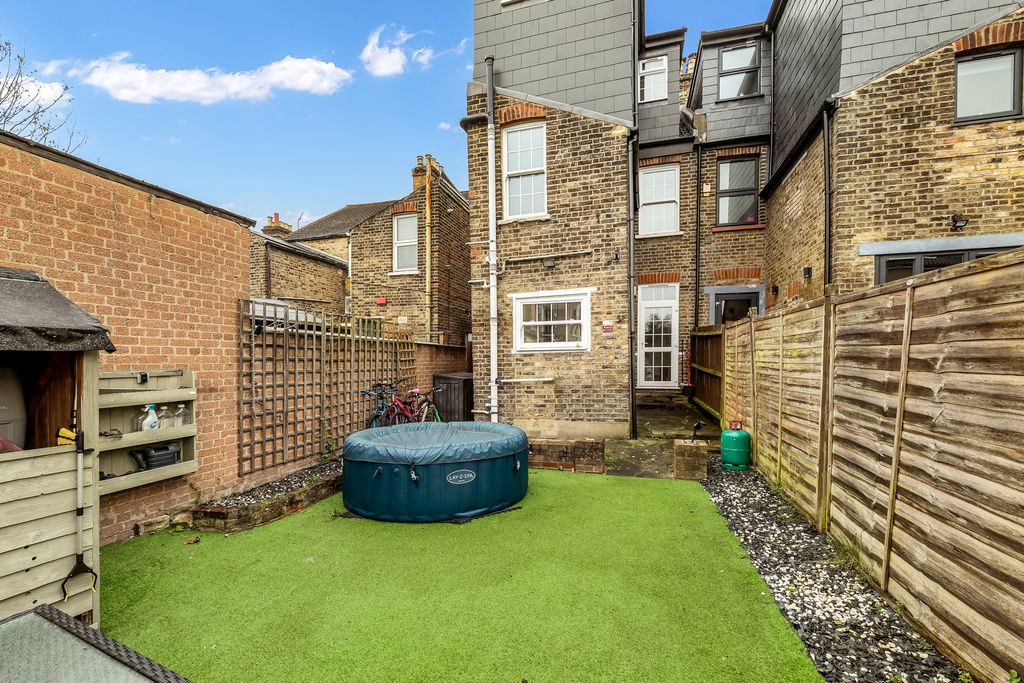 Property photo 2 of 14
