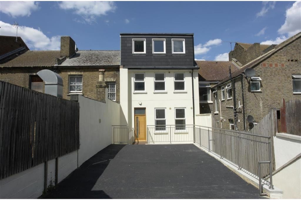 Property photo 1 of 11 Parking