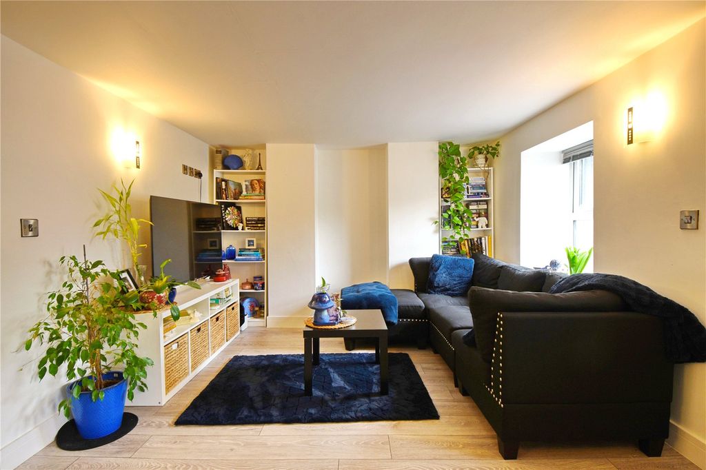 Property photo 1 of 9 Picture No. 01