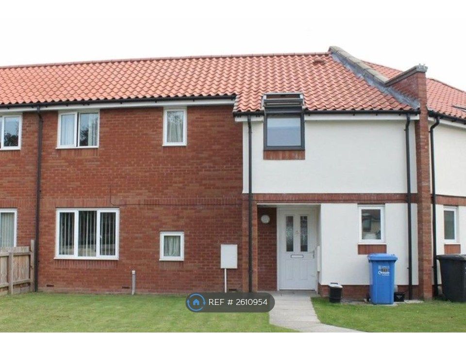 Property photo 1 of 11 Entrance And Front Garden