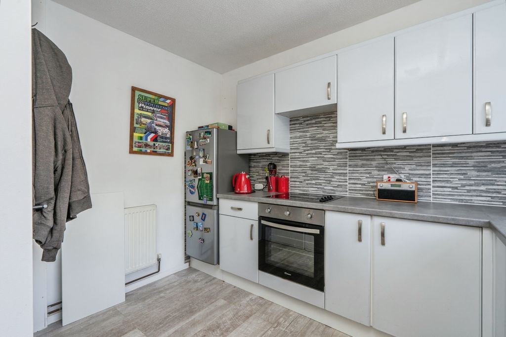 Property photo 3 of 19