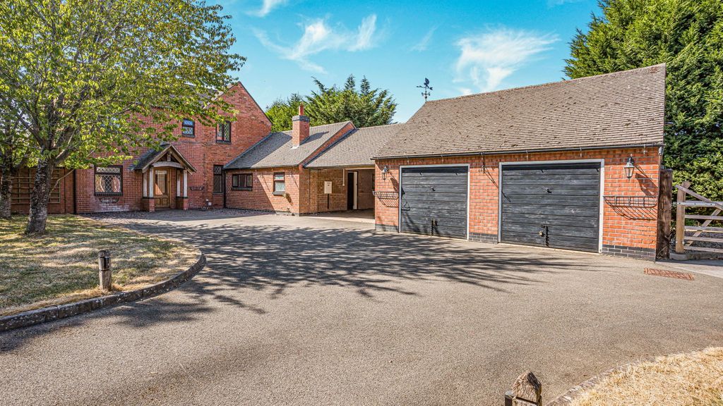 Property photo 1 of 32