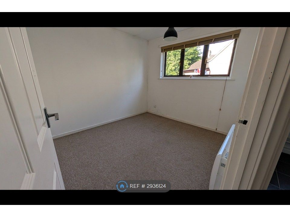 Property photo 3 of 7 Bedroom 2