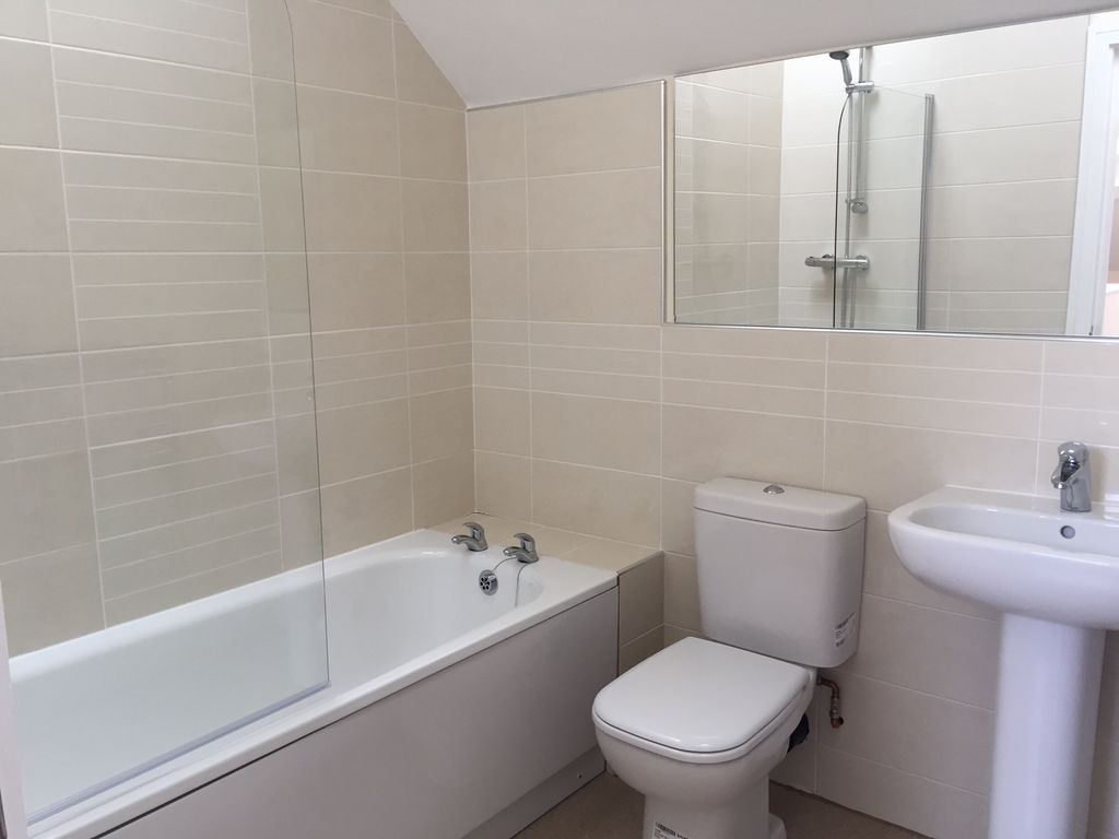Property photo 3 of 8 Bathroom
