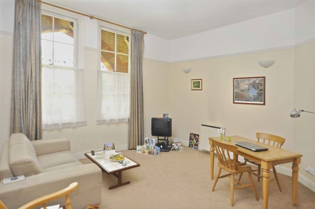 Property photo 2 of 5