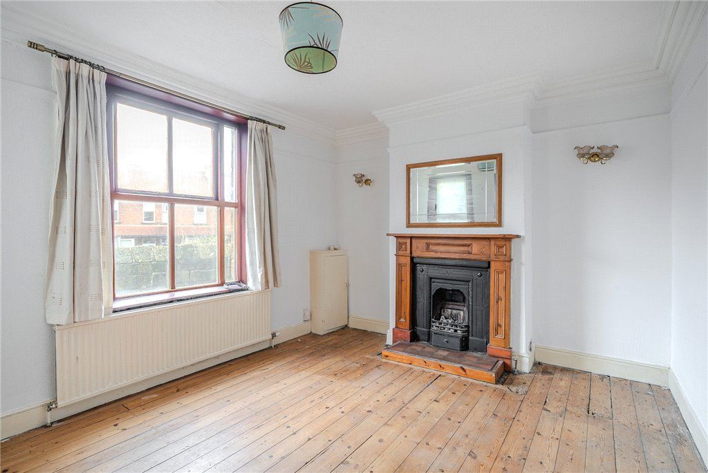 Property photo 2 of 16 Sititng Room