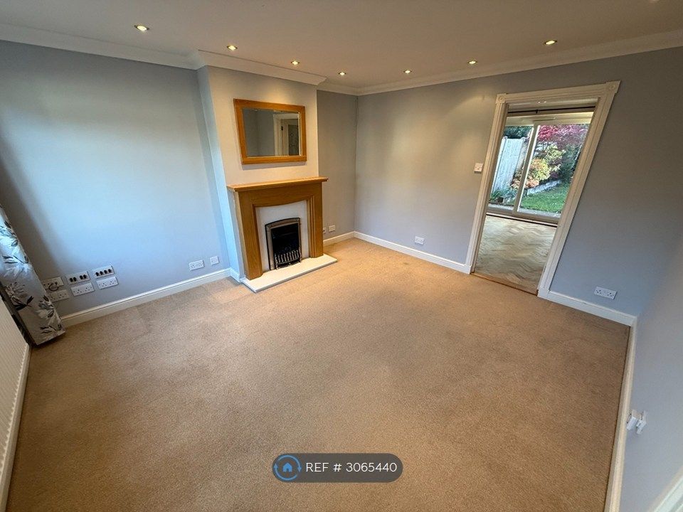Property photo 2 of 12 Living Room