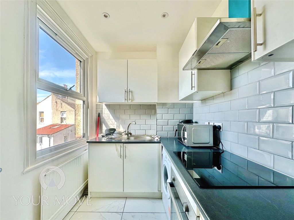 Property photo 2 of 6 #Yourmovedartford