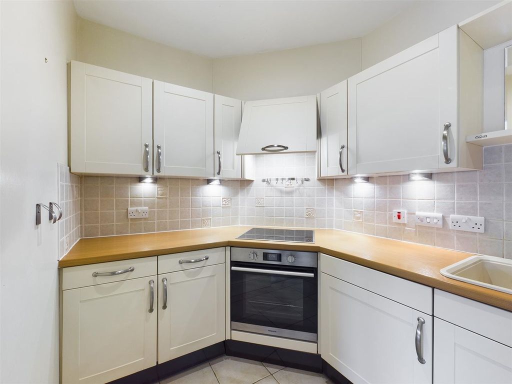 Property photo 2 of 9 Kicthen