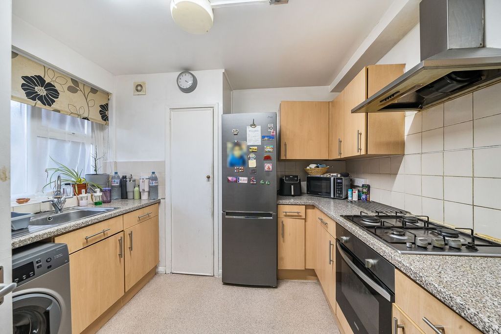 Property photo 3 of 14