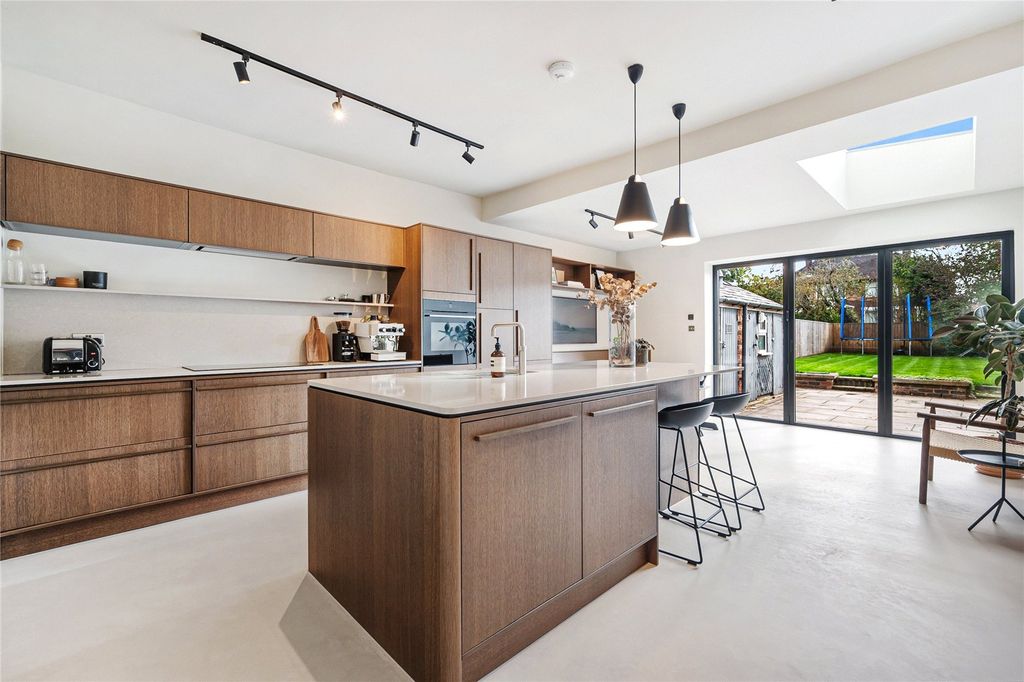 Property photo 2 of 16 Kitchen