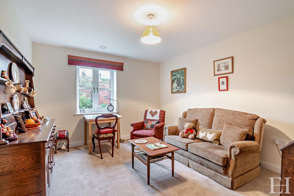 Property photo 3 of 37 8671797-Interior20-800.Jpg