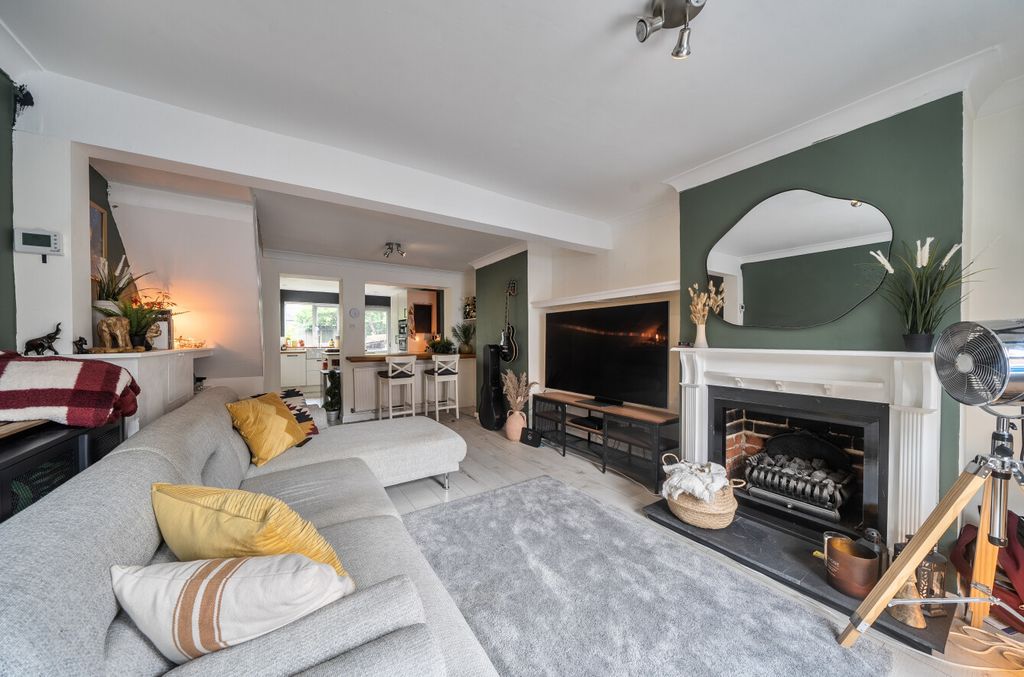 Property photo 2 of 18 1458972-10-6A0B55...