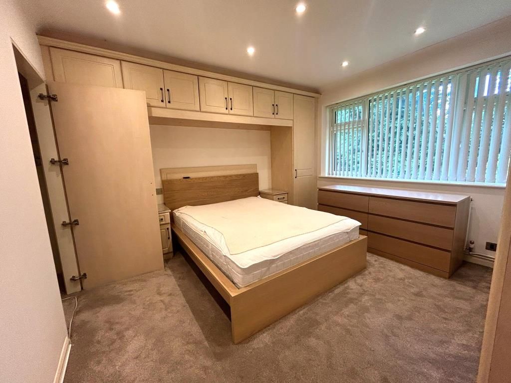 Property photo 3 of 6 Bedroom