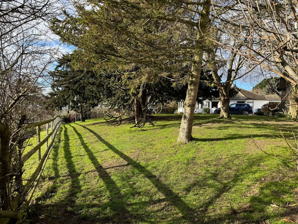 Property photo 3 of 24