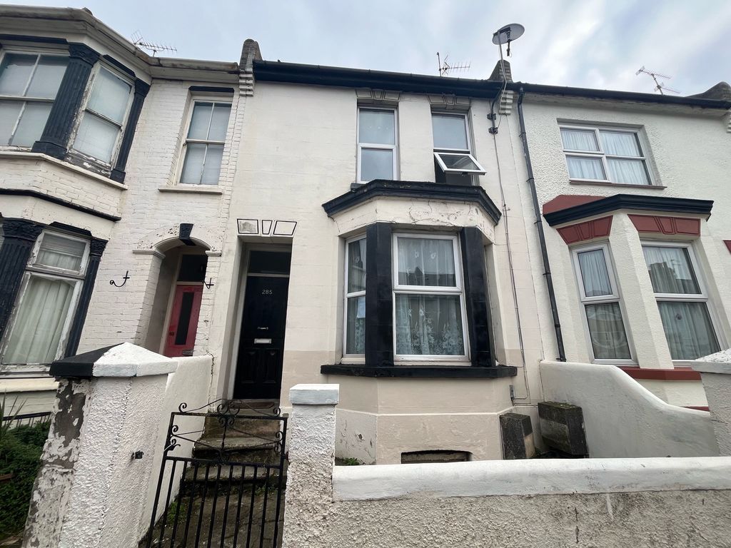 Property photo 1 of 6