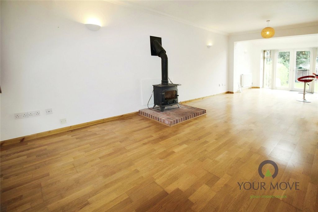 Property photo 2 of 18 Living Room