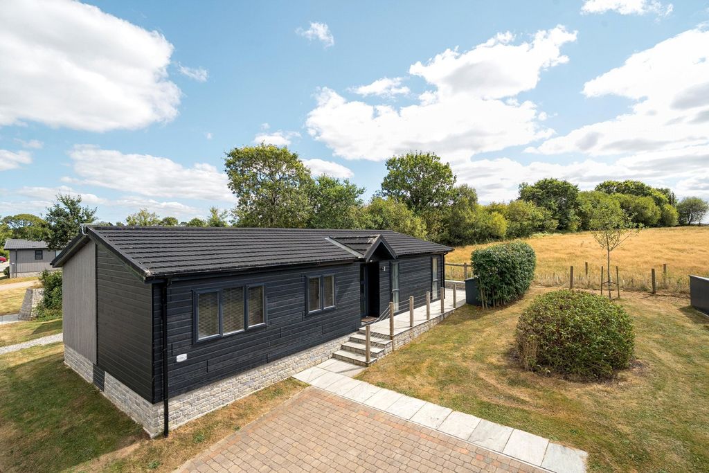 Property photo 1 of 16 Picture No. 01
