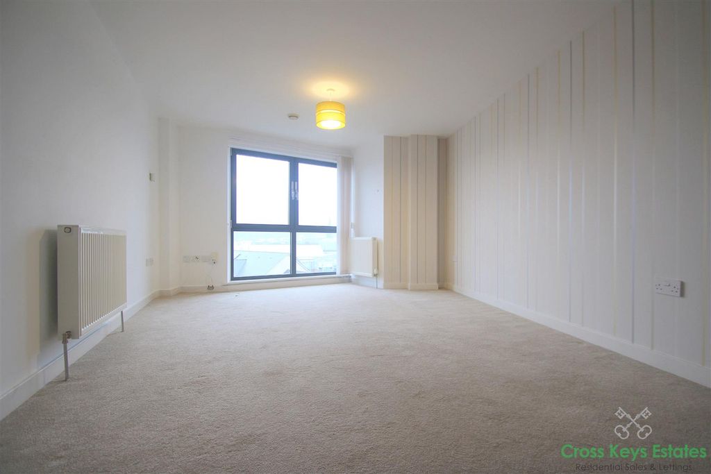 Property photo 3 of 10 Open Plan Living