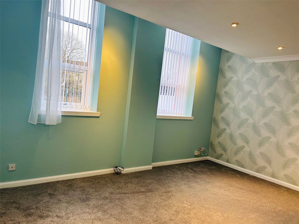 Property photo 3 of 10 Lounge