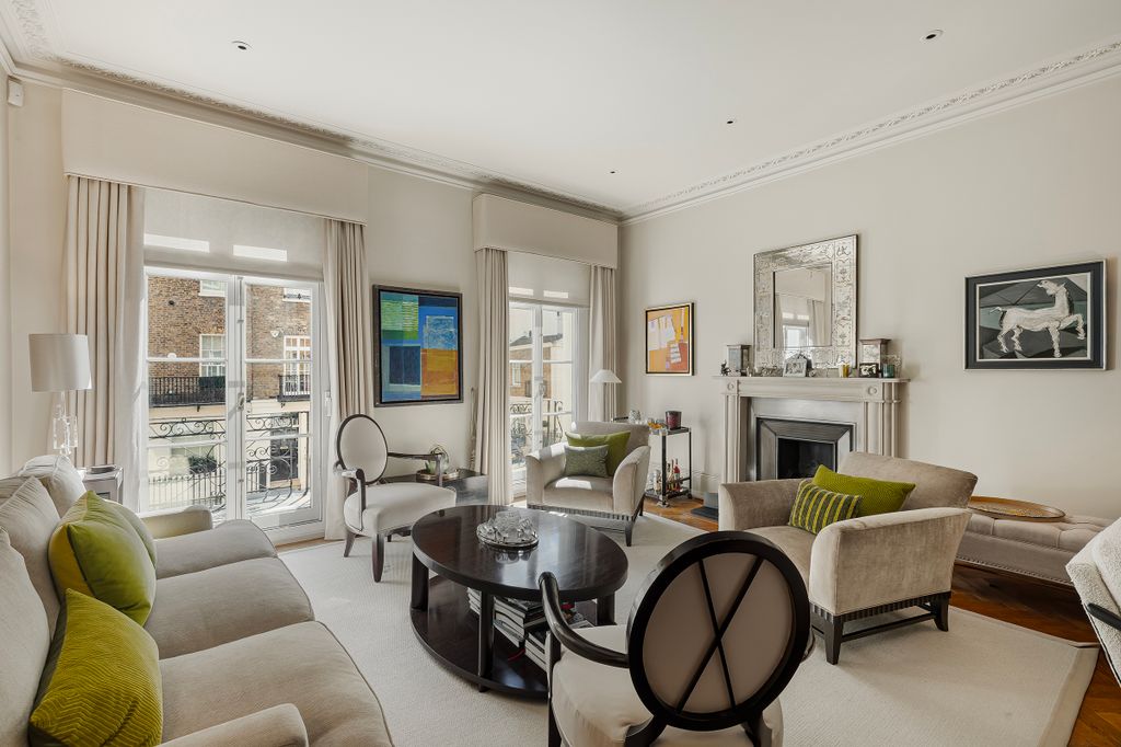 Property photo 2 of 23