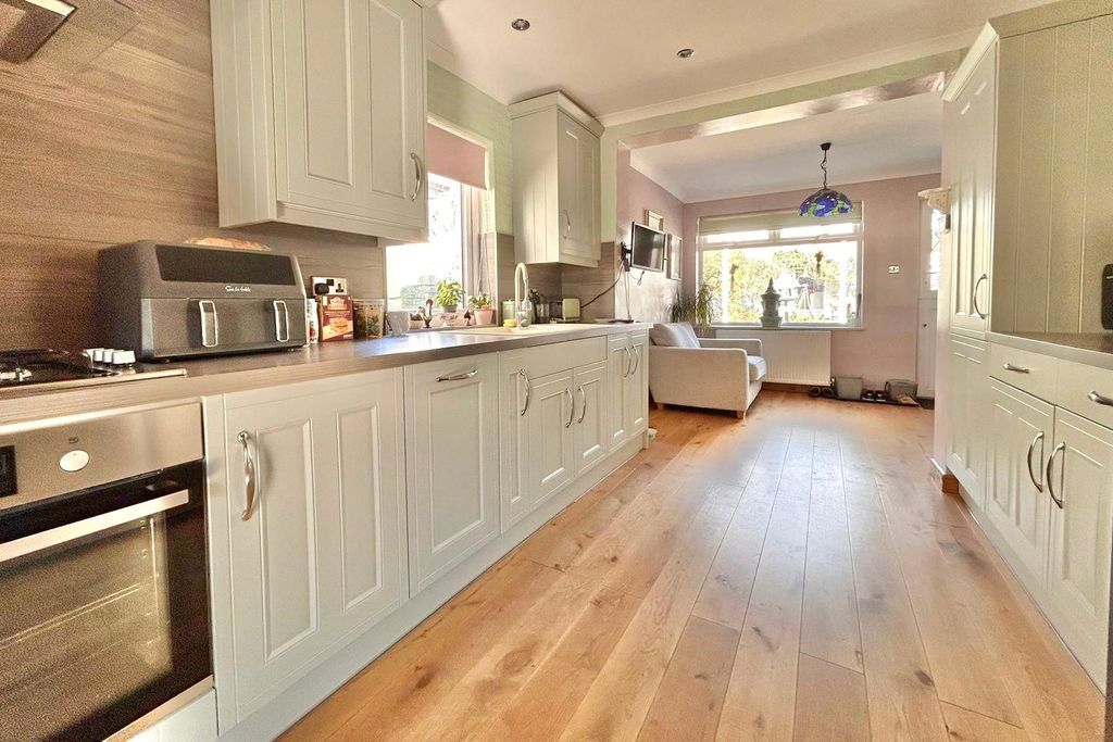 Property photo 3 of 20 Picture No. 15