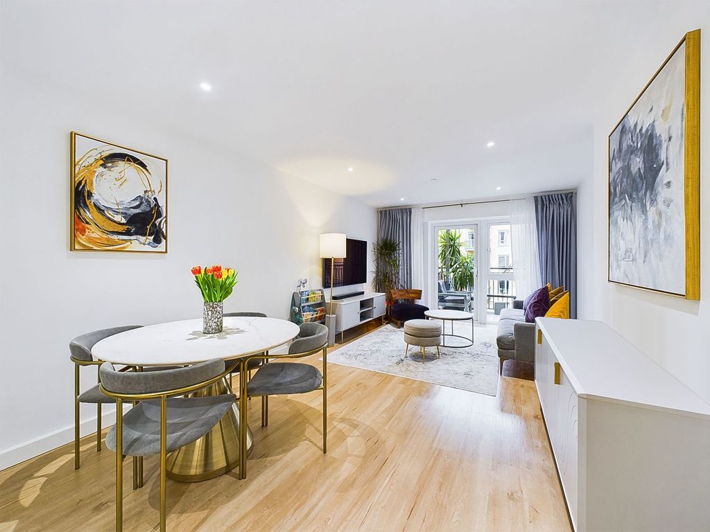 Property photo 3 of 16 Living Room