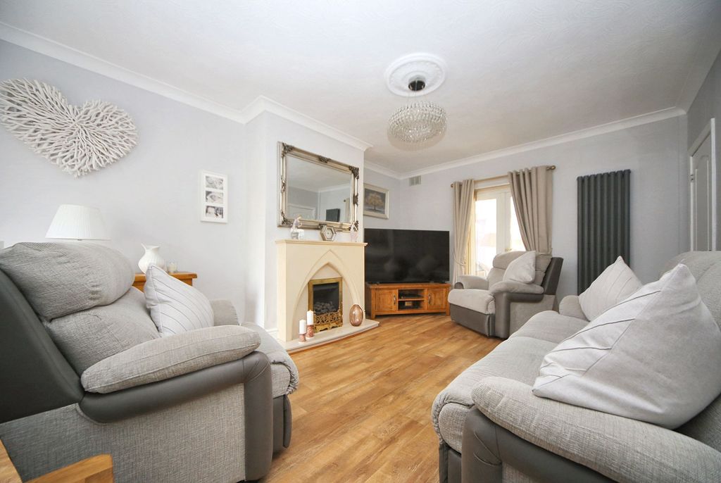 Property photo 2 of 23