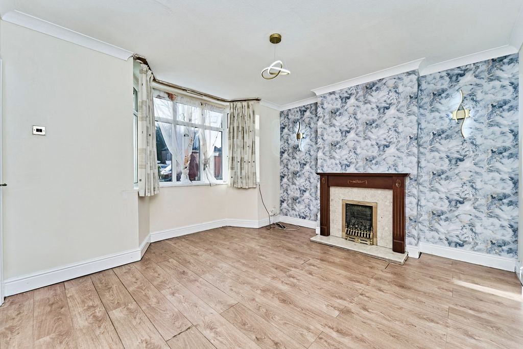 Property photo 2 of 13 Pbox-Img.Jpg