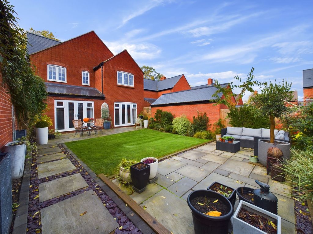 Property photo 2 of 26