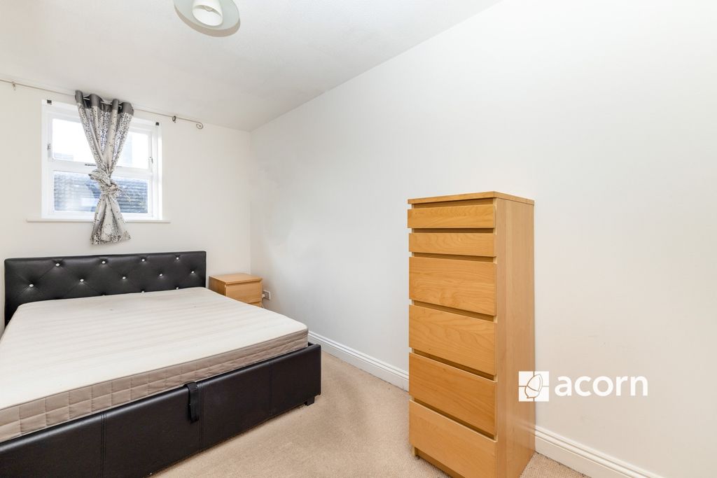 Property photo 2 of 12 43484383-03d1-F01...