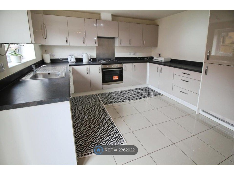 Property photo 2 of 20 Kitchen_1