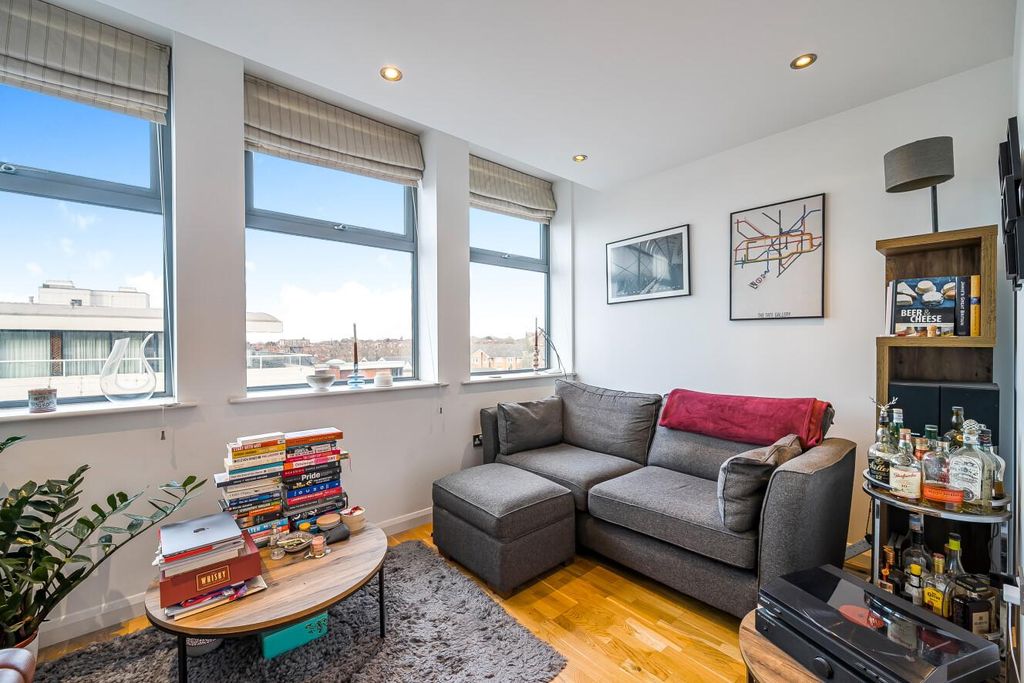 Property photo 3 of 9 Picture 3