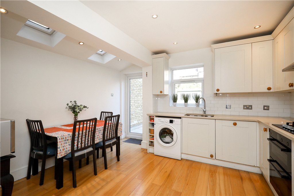 Property photo 2 of 17 Picture No. 11