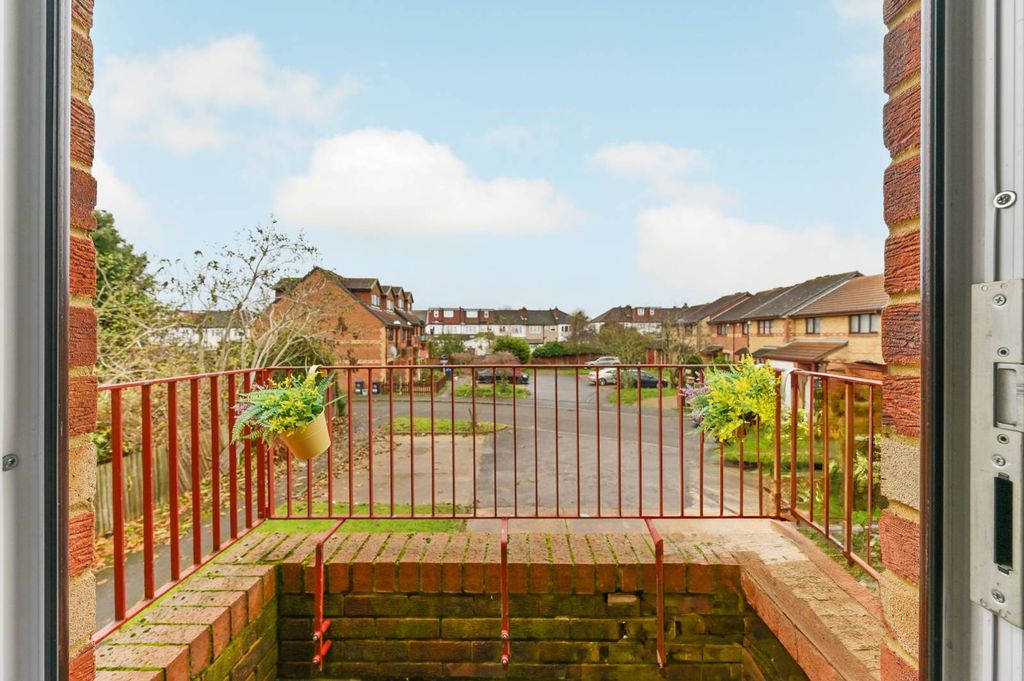 Property photo 3 of 8