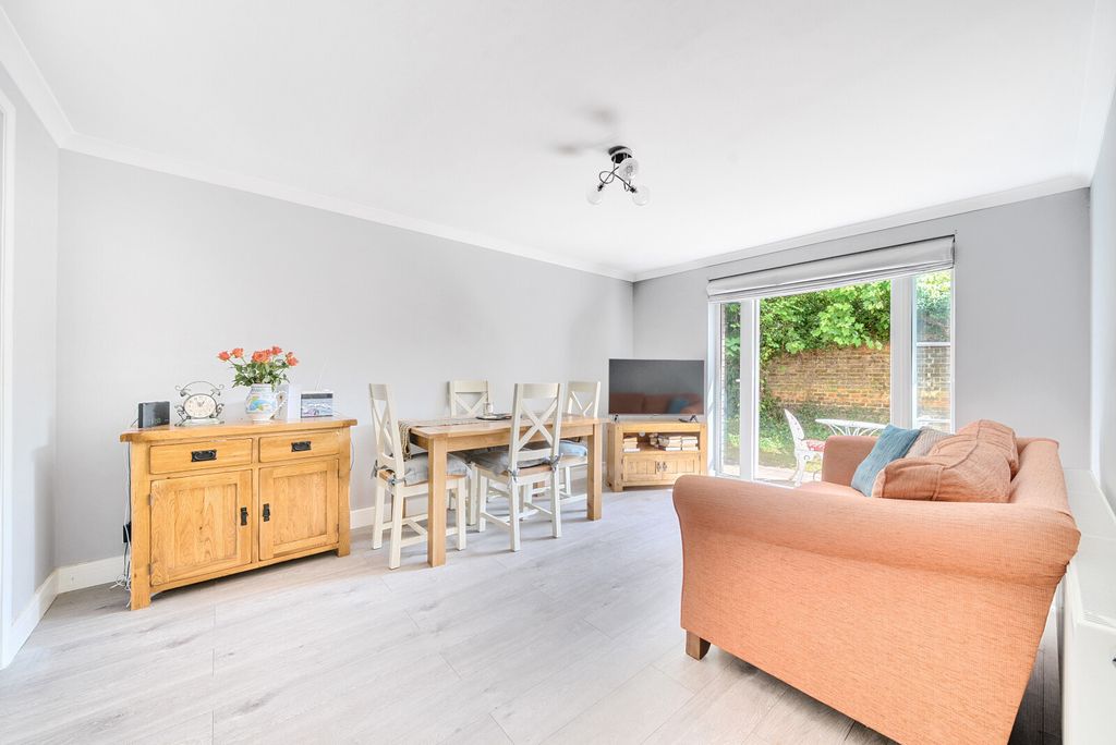 Property photo 2 of 13 Sitting Room