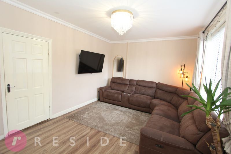 Property photo 2 of 9 Lounge/Dining Area