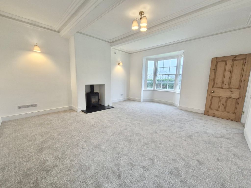 Property photo 2 of 27 E3A6419c-B0E3-47Bd-965d-A01F0F7Af233