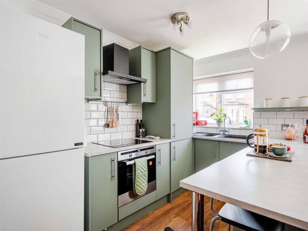 Property photo 2 of 9 1000048502.Jpg