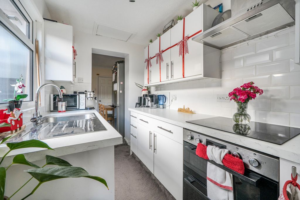 Property photo 3 of 19 1382531-8-691Ef39...