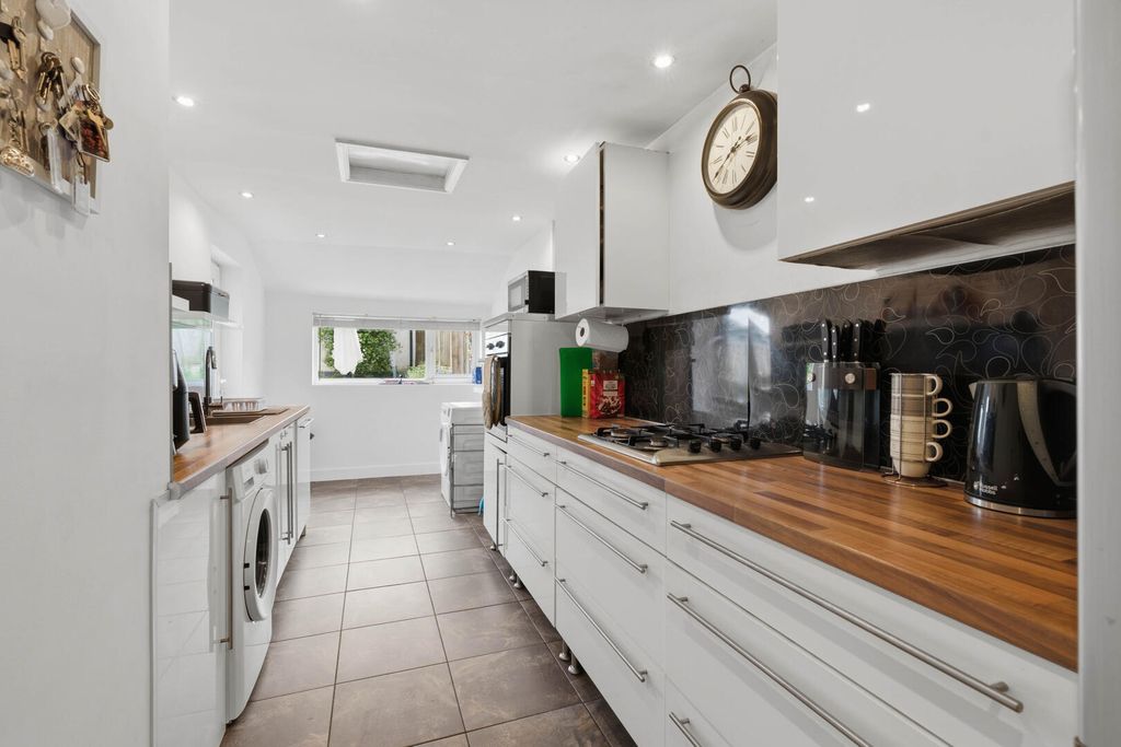 Property photo 2 of 22 Kitchen