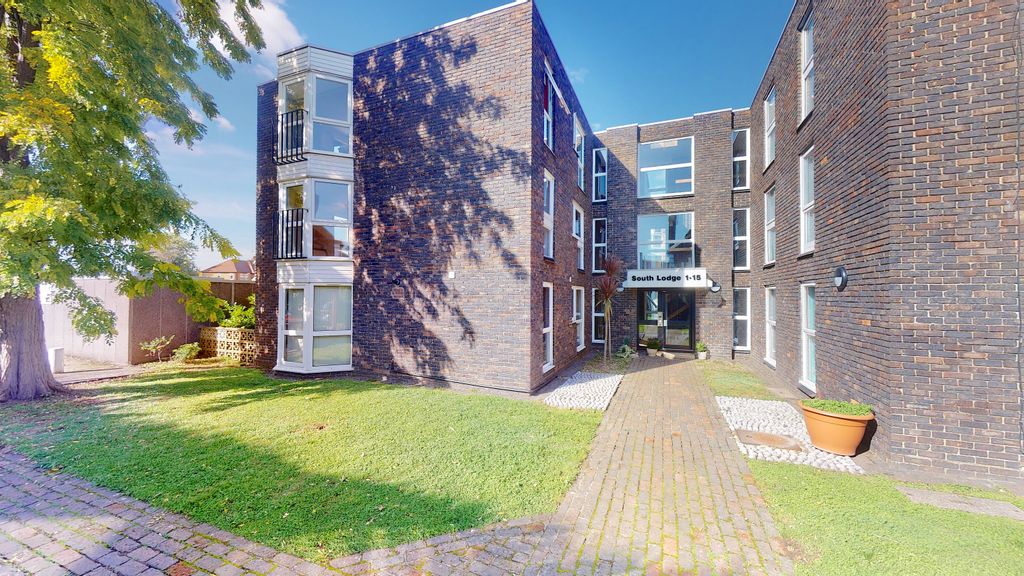 Property photo 1 of 7