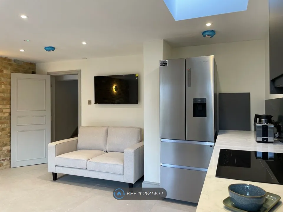 Apartment in Oxford, Oxfordshire - View 3